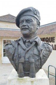 General Gale Memorial Bust, Ranville