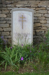 Ranville Church yard No4 Commando Grave